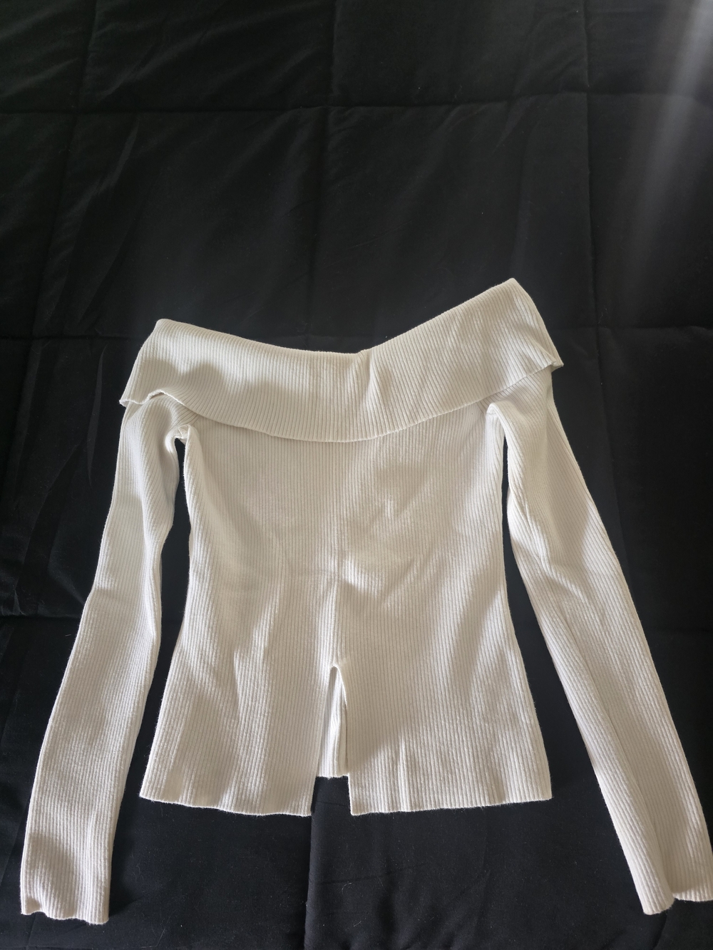 Abercrombie & Fitch Off-the-Shoulder Ribbed Sweater - Cream